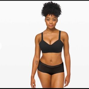 Lululemon Hold true bra NWT